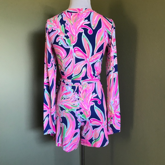 Lilly Pulitzer Tiki Wrap Romper Size XS - Picture 2 of 8